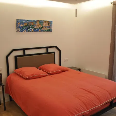 D'hotes Sous L'olivier 住宿加早餐酒店