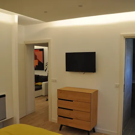 D'hotes Sous L'olivier 住宿加早餐酒店 3*